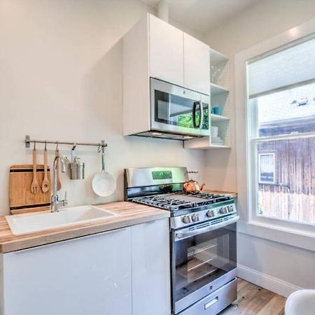 Miraculously Modern In A Vintage Shell Midtown Apartment Memphis Bagian luar foto