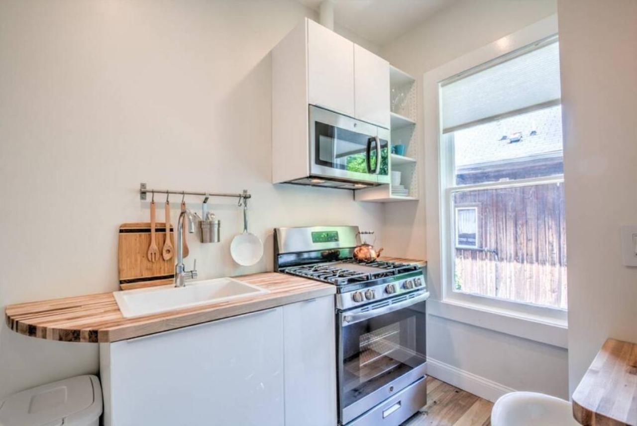 Miraculously Modern In A Vintage Shell Midtown Apartment Memphis Bagian luar foto